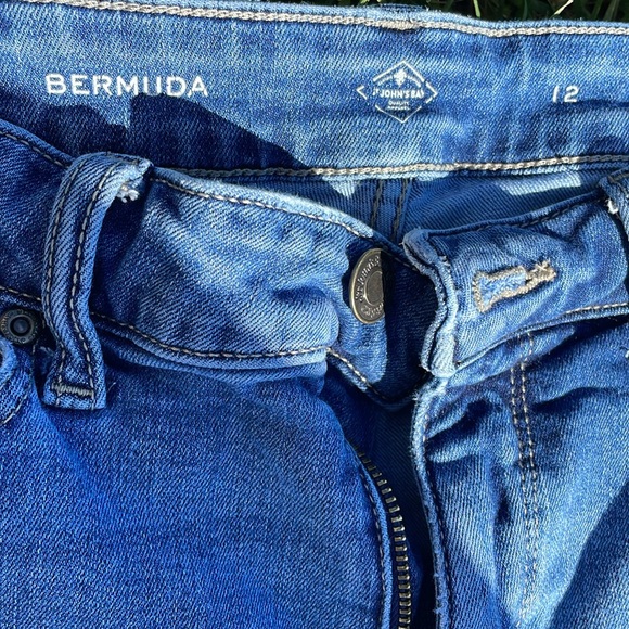 St. John’s Bay Bermuda Shorts - Picture 2 of 5